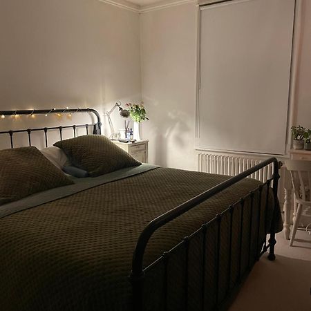 3 Bed Home Sleeps 6 Free Parking Brighton Екстериор снимка