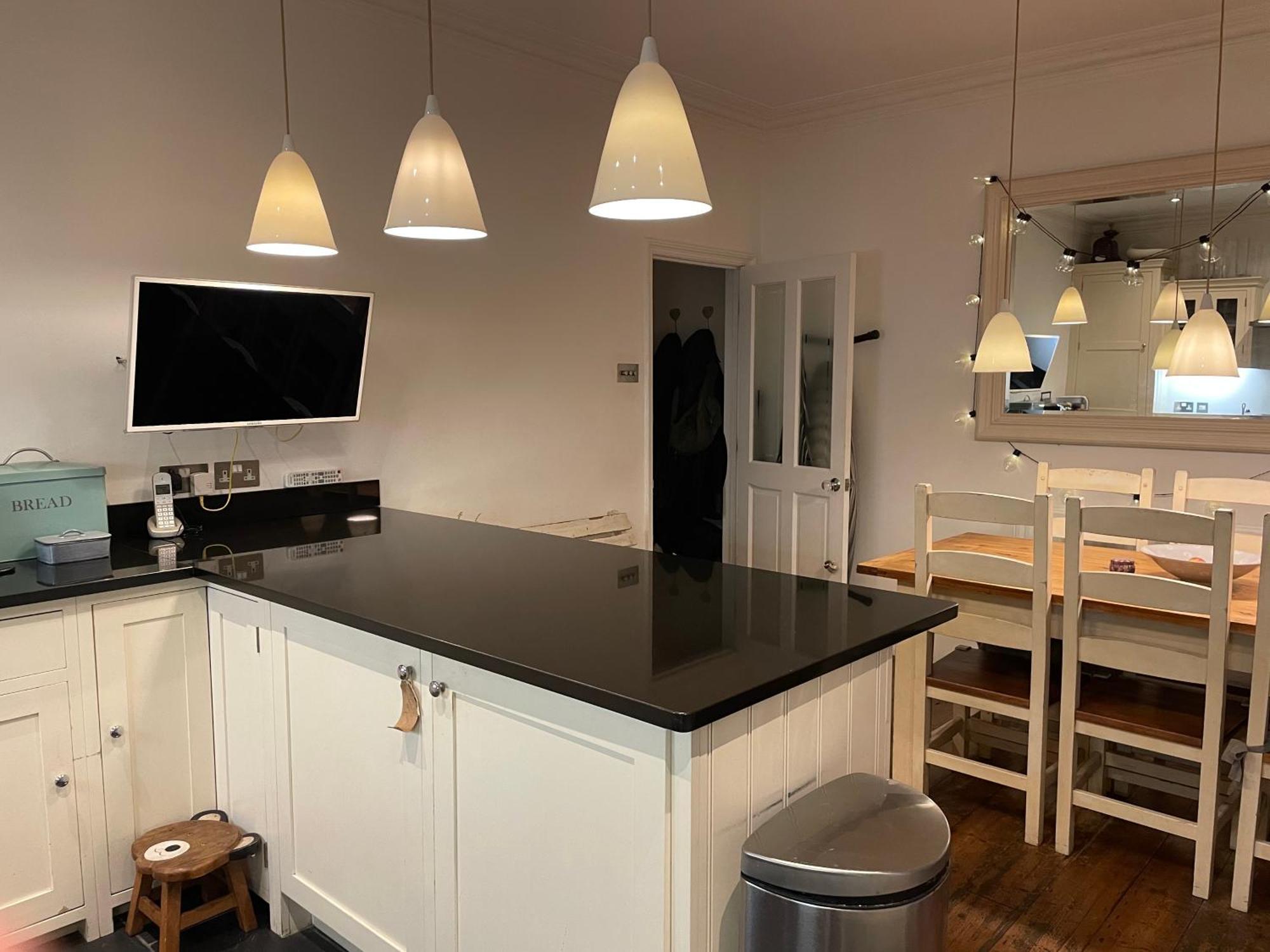 3 Bed Home Sleeps 6 Free Parking Brighton Екстериор снимка