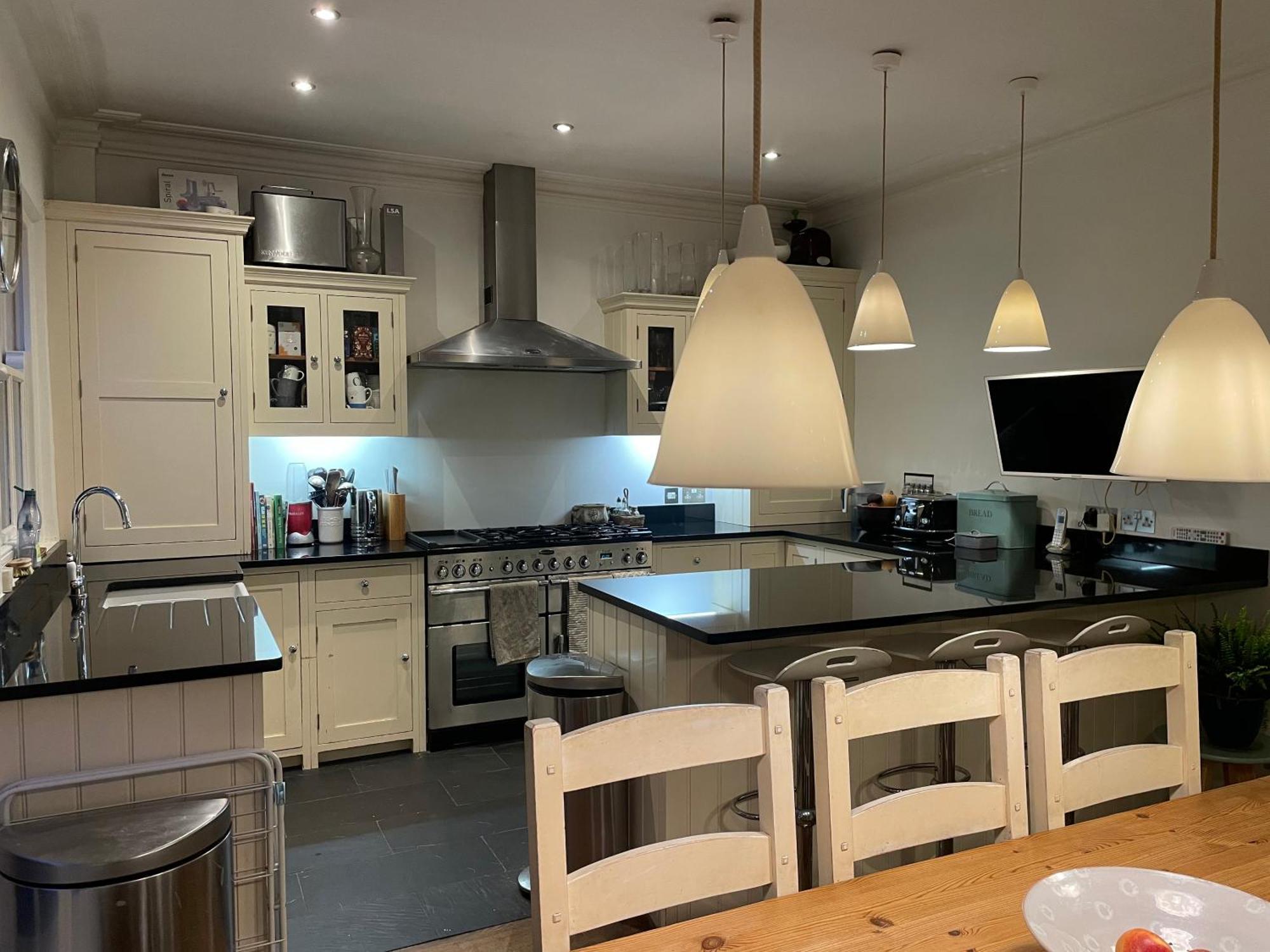 3 Bed Home Sleeps 6 Free Parking Brighton Екстериор снимка